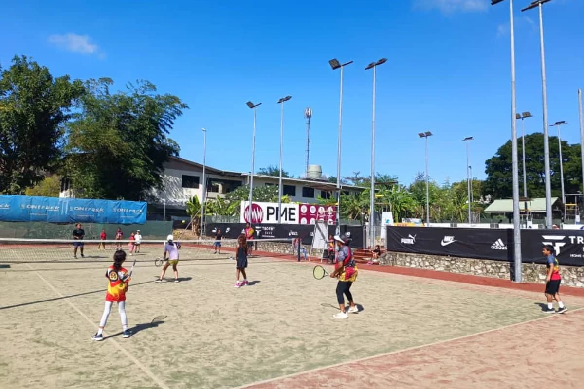 Thursday Junior Tennis Training